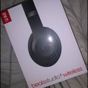 Beats Studio3 Wireless Over Ear Headphones